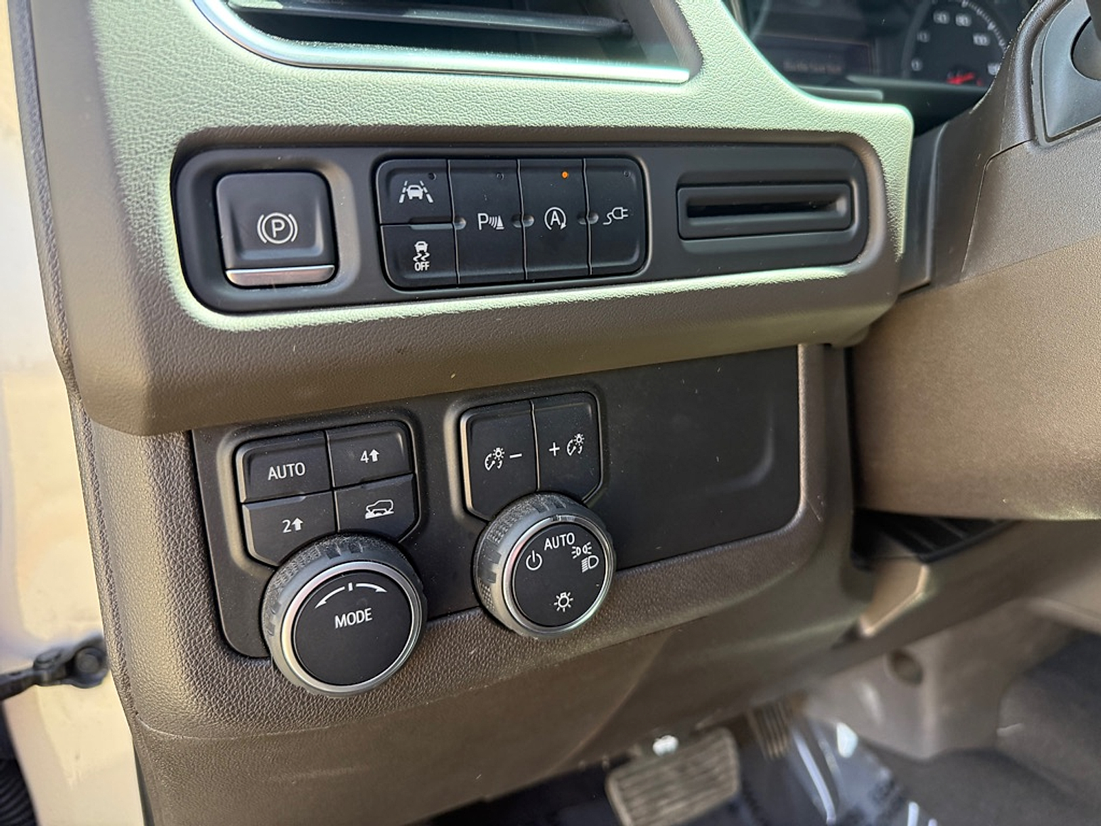 2022 Chevrolet Tahoe LS - Photo 12