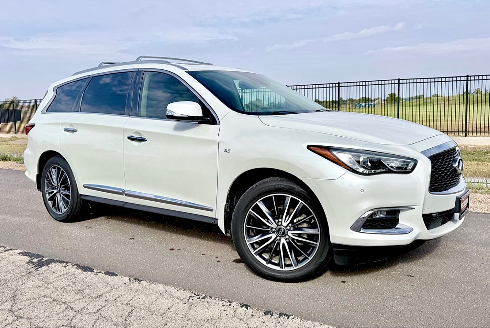 2019 INFINITI QX60 LUXE