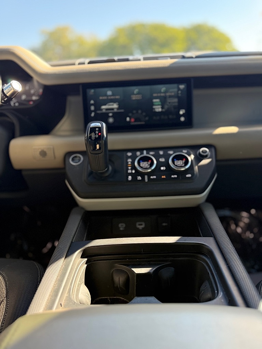 2022 Land Rover Defender X-Dynamic HSE - Photo 13
